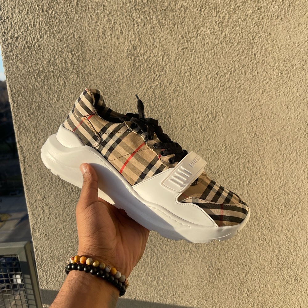 Burberry Men Trainers Size 45 - Picture 1 of 7